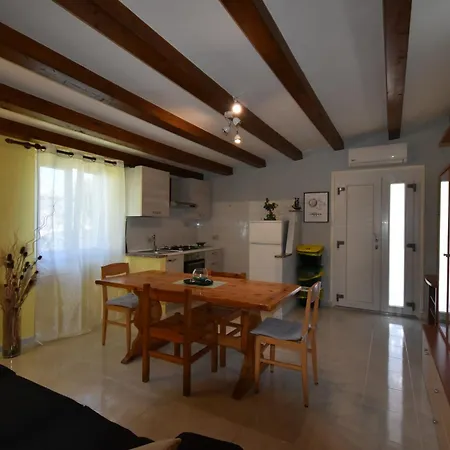 House 2 Indipendente Apartment Olbia