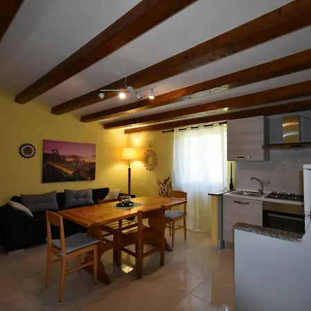House 2 Indipendente * Olbia